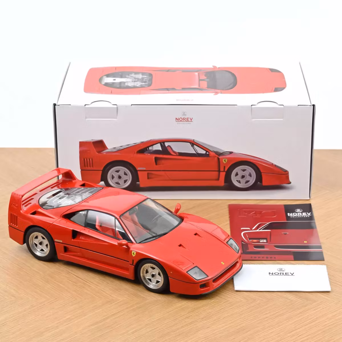 Skala 1/12 Ferrari F40 1987 Red fr Norev (127902)