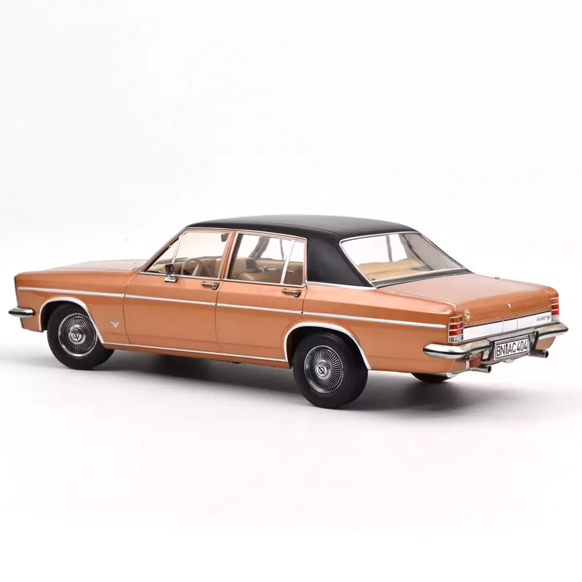 Skala 1/18 Opel Diplomat V8 1969 Copper Red fr Norev