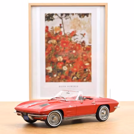 Skala 1/18 Chevrolet Corvette Sting Ray Cabriolet 1963 Riverside Red fr Norev
