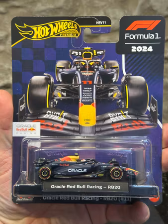 Skala 1/64 Hot Wheels Premium, Formula 1 2024: Oracle Red Bull Racing - RB20 #11
