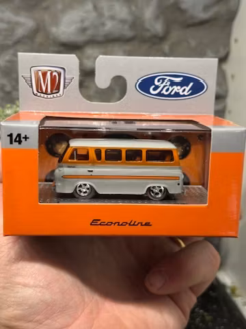 Skala 1/64 M2 - Machines: Ford Falcon Club Wagon (Econoline)