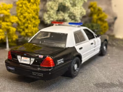 Skala 1/24 2001 Ford Crown Victoria "Drive" fr Greenlight