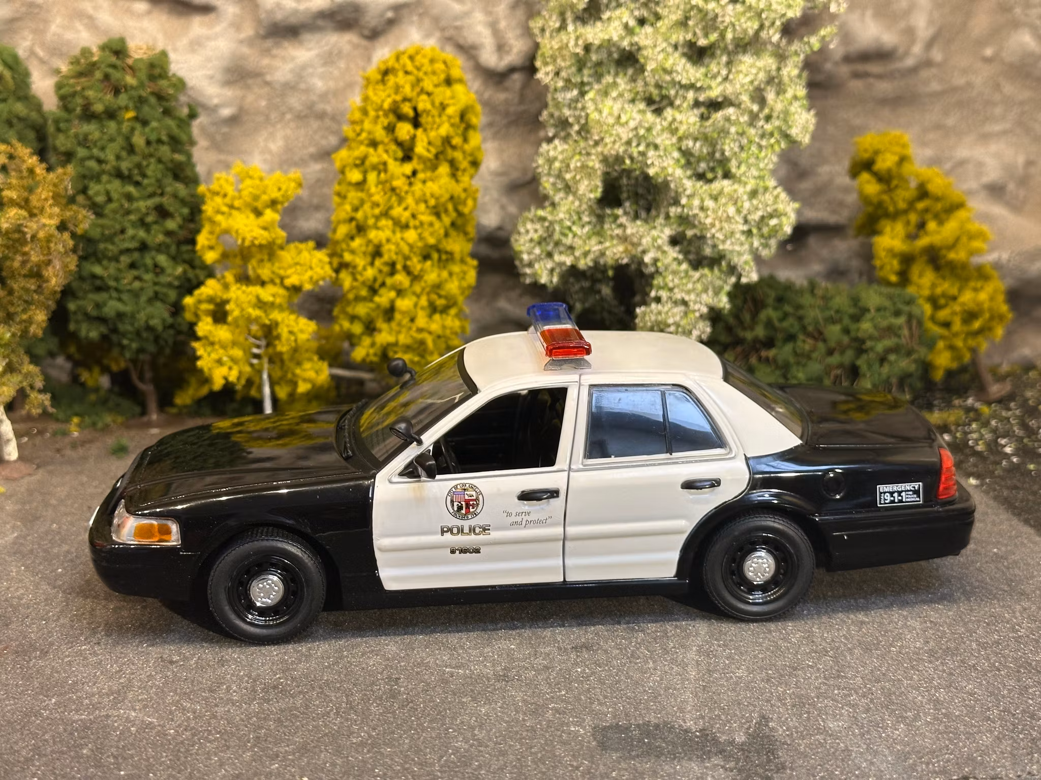 Skala 1/24 2001 Ford Crown Victoria "Drive" fr Greenlight