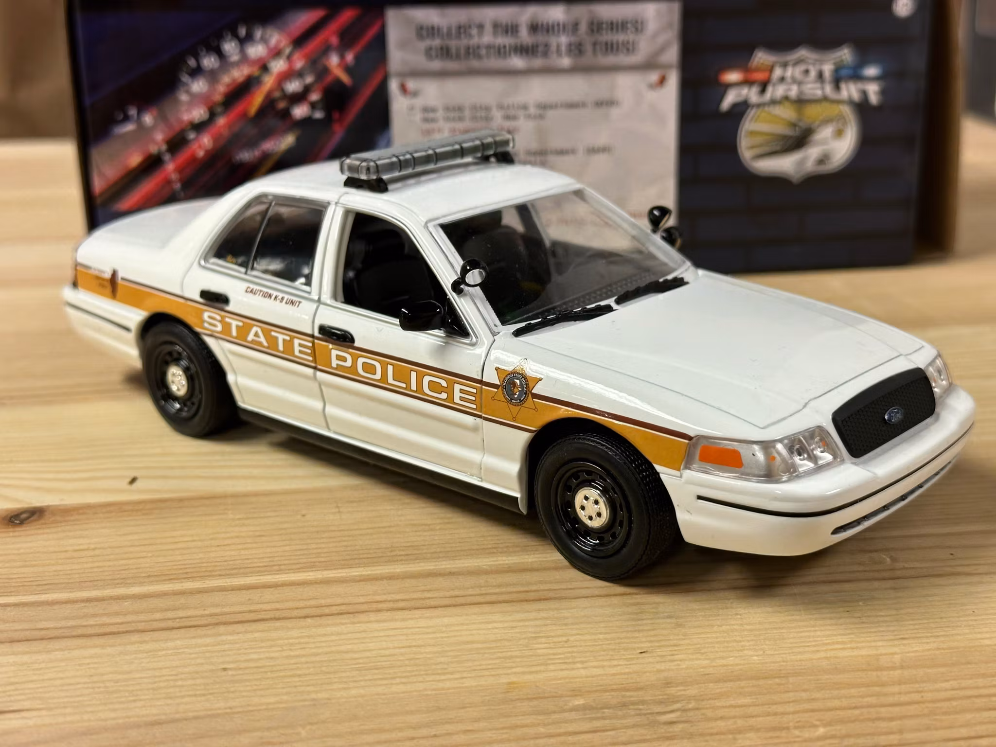 Skala 1/24 2009 Ford Crown Victoria Interceptor, Illinois State Police "fr Greenlight