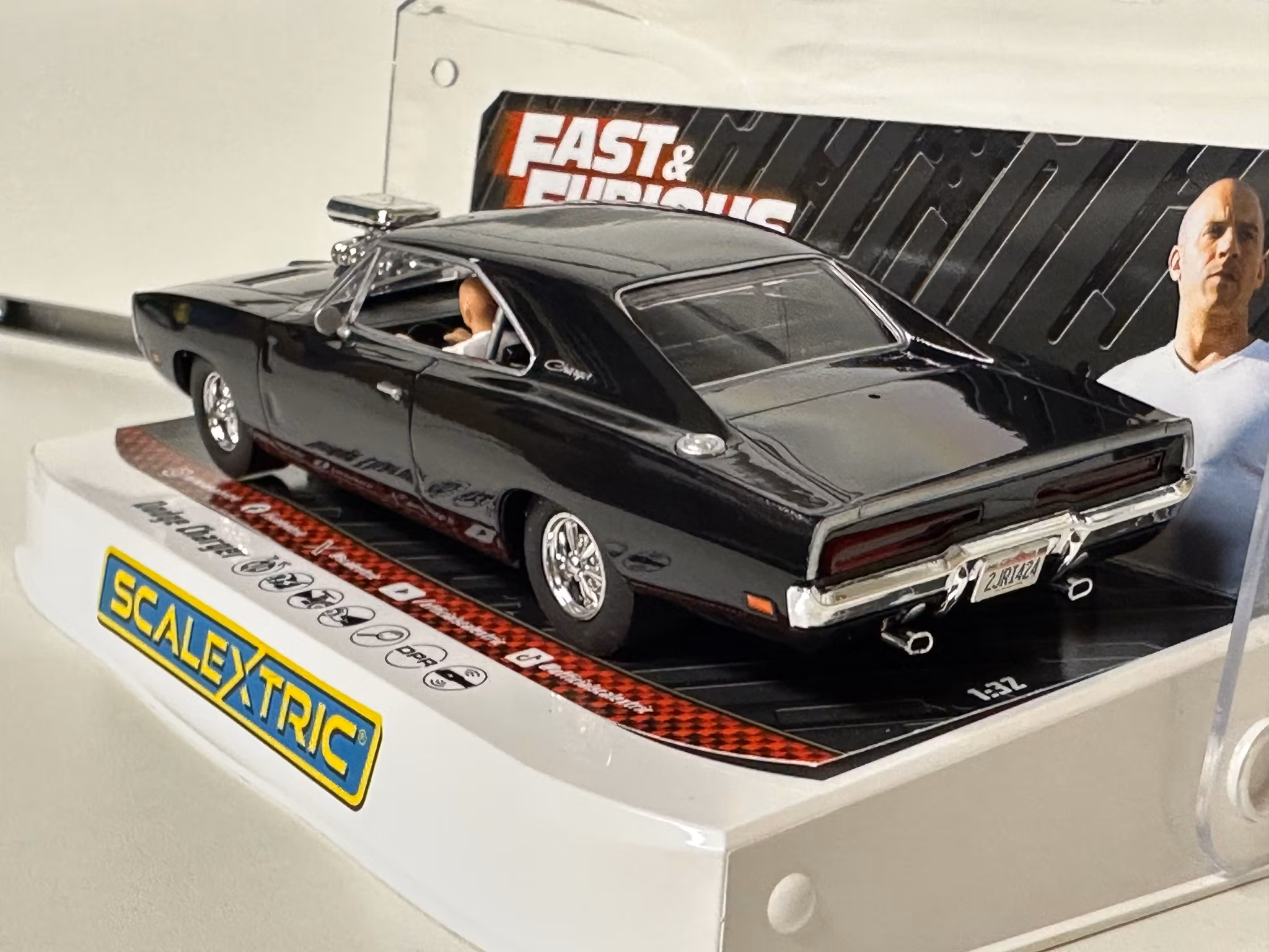 Skala 1/32 Analogue Scalextric Slot Car: Dodge Charger- Fast & Furious