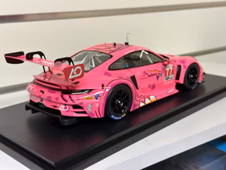 Skala 1/18 PORSCHE 911 (992) GT3 R #77 AO  RACING DETROY GP 2025 fr Top Speed / TSM