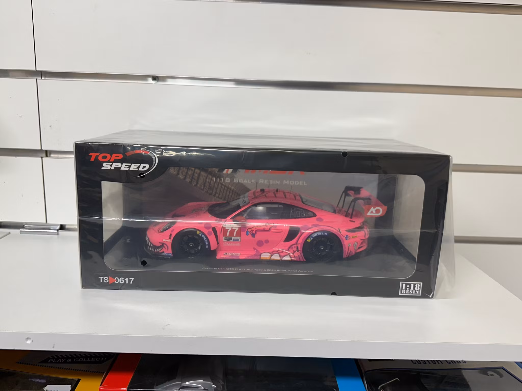 Skala 1/18 PORSCHE 911 (992) GT3 R #77 AO  RACING DETROY GP 2025 fr Top Speed / TSM