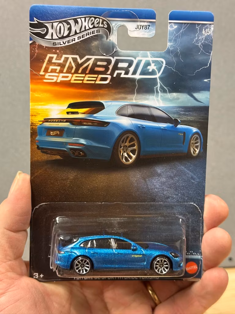 Skala 1/64 Hot Wheels Hybrid Speed - 2018 Porsche Panamera Turbo S, E-hybrid, Voiture de sportHybride Turismoblue