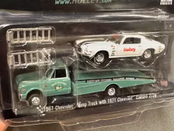 Skala 1/64 1967 Chevrolet ramp truck w Camaro Z/28 67´fr ACME