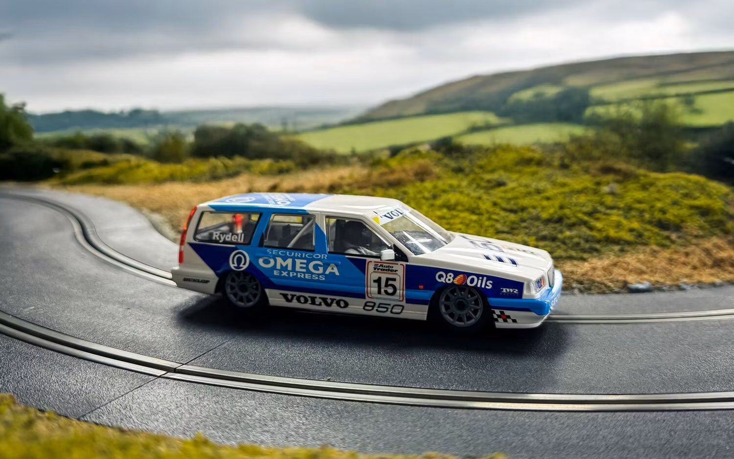 Skala 1/32 An. Scalextric Slot Car: C4597 Volvo 850 Estate - BTCC 1994 - Rickard Rydell