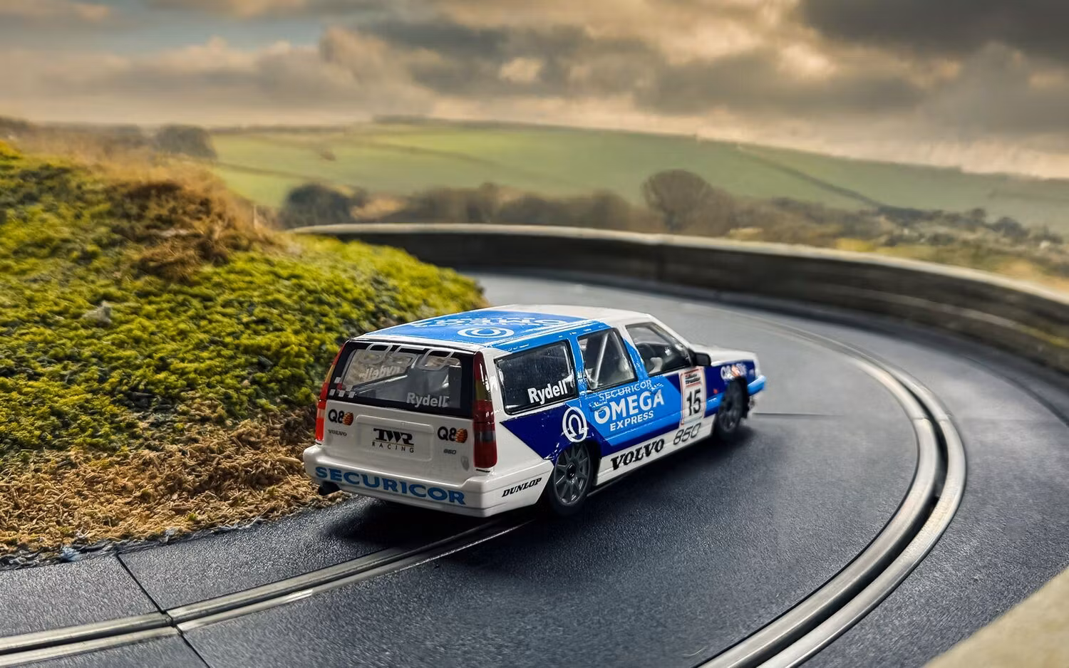 Skala 1/32 An. Scalextric Slot Car: C4597 Volvo 850 Estate - BTCC 1994 - Rickard Rydell