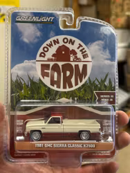 Skala 1/64 Greenlight "Down on the farm" 1981 GMC Sierra Classic K2500