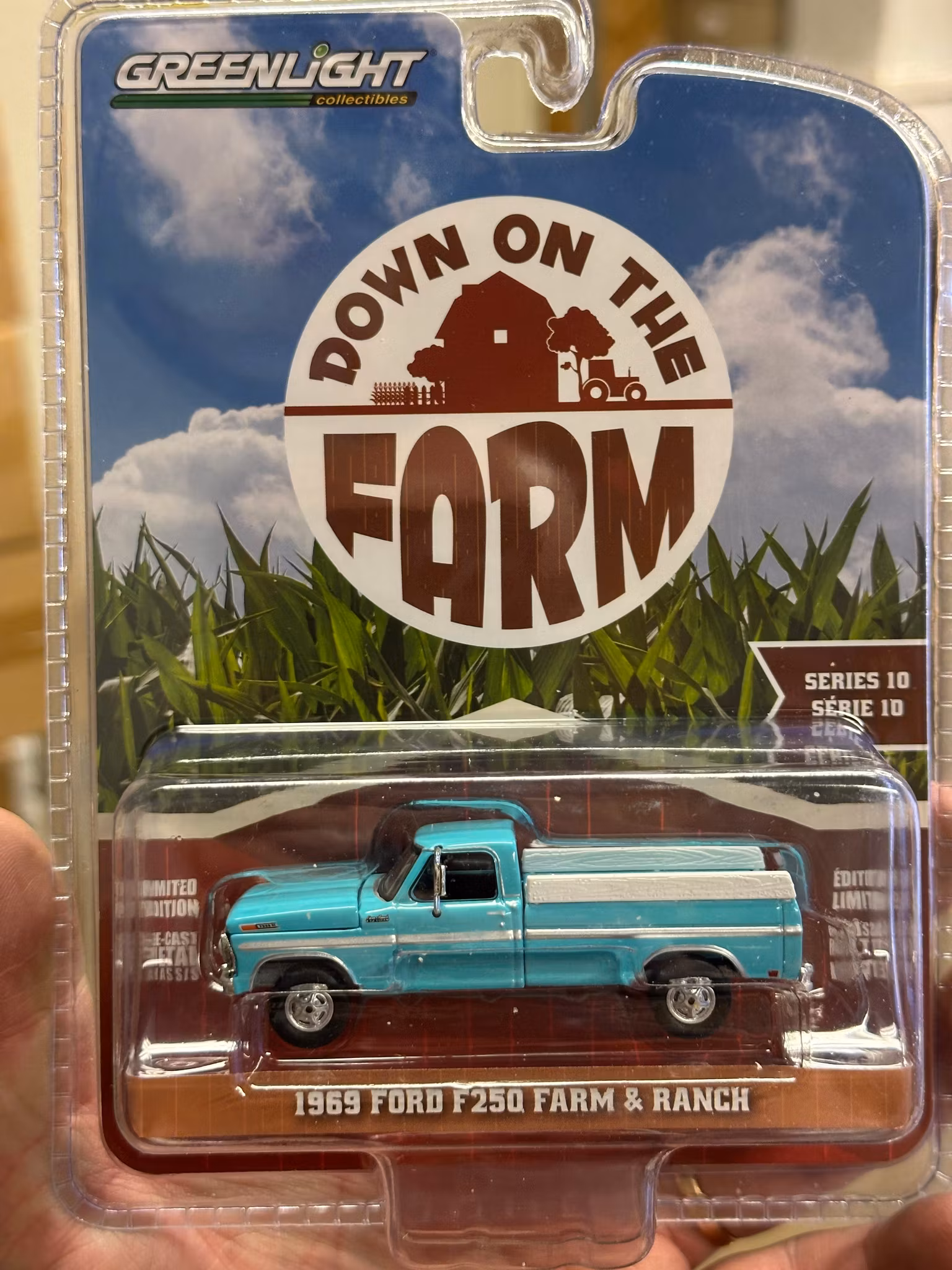 Skala 1/64 Greenlight "Down on the farm" 1969 Ford F250 Farm & Ranch