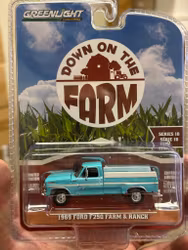 Skala 1/64 Greenlight "Down on the farm" 1969 Ford F250 Farm & Ranch