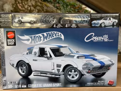 Skala 1/16 Hot Wheels Corvette Grand Sport Byggset + Hot Wheels bil