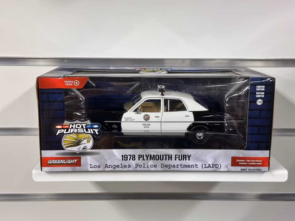 Skala 1/24 1978 Plymouth Fury, LAPD "fr Greenlight