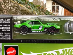 Skala 1/32 Hot Wheels *Speed series* Chevrolet Camaro Building Set + Hot Wheels car