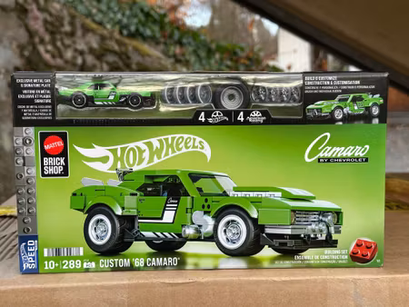 Skala 1/32 Hot Wheels *Speed series* Chevrolet Camaro Building Set + Hot Wheels car