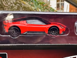 Skala 1/32 Hot Wheels *Speed series* Maserati MC20 Building Set + Hot Wheels car