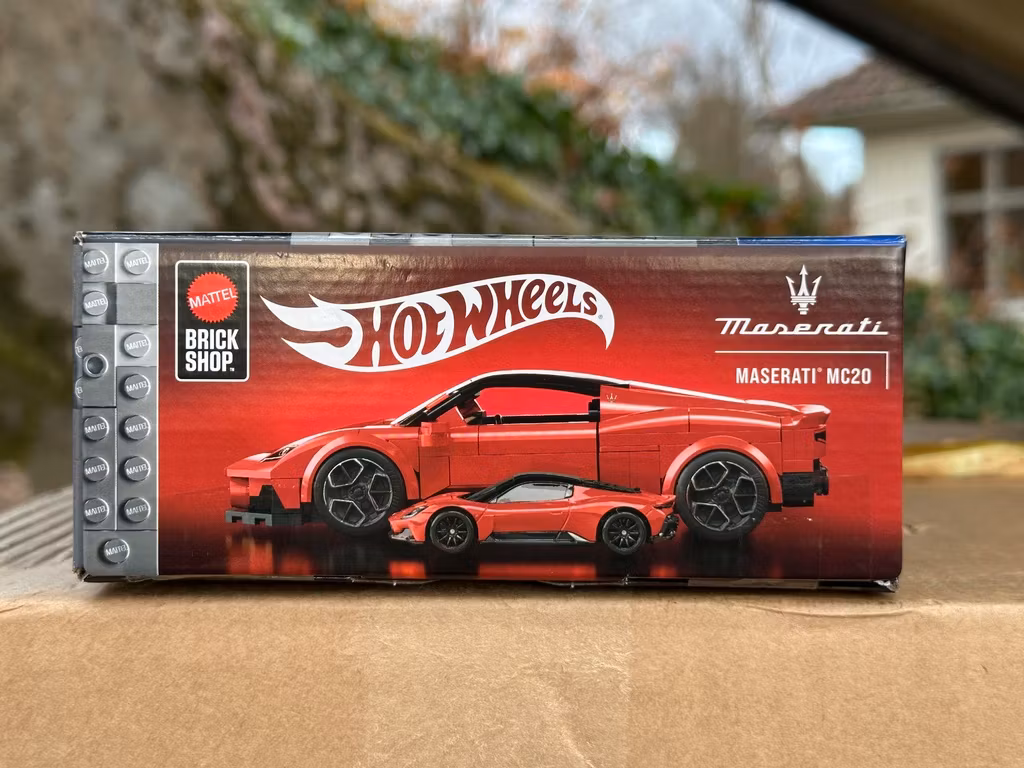 Skala 1/32 Hot Wheels *Speed series* Maserati MC20 Building Set + Hot Wheels car