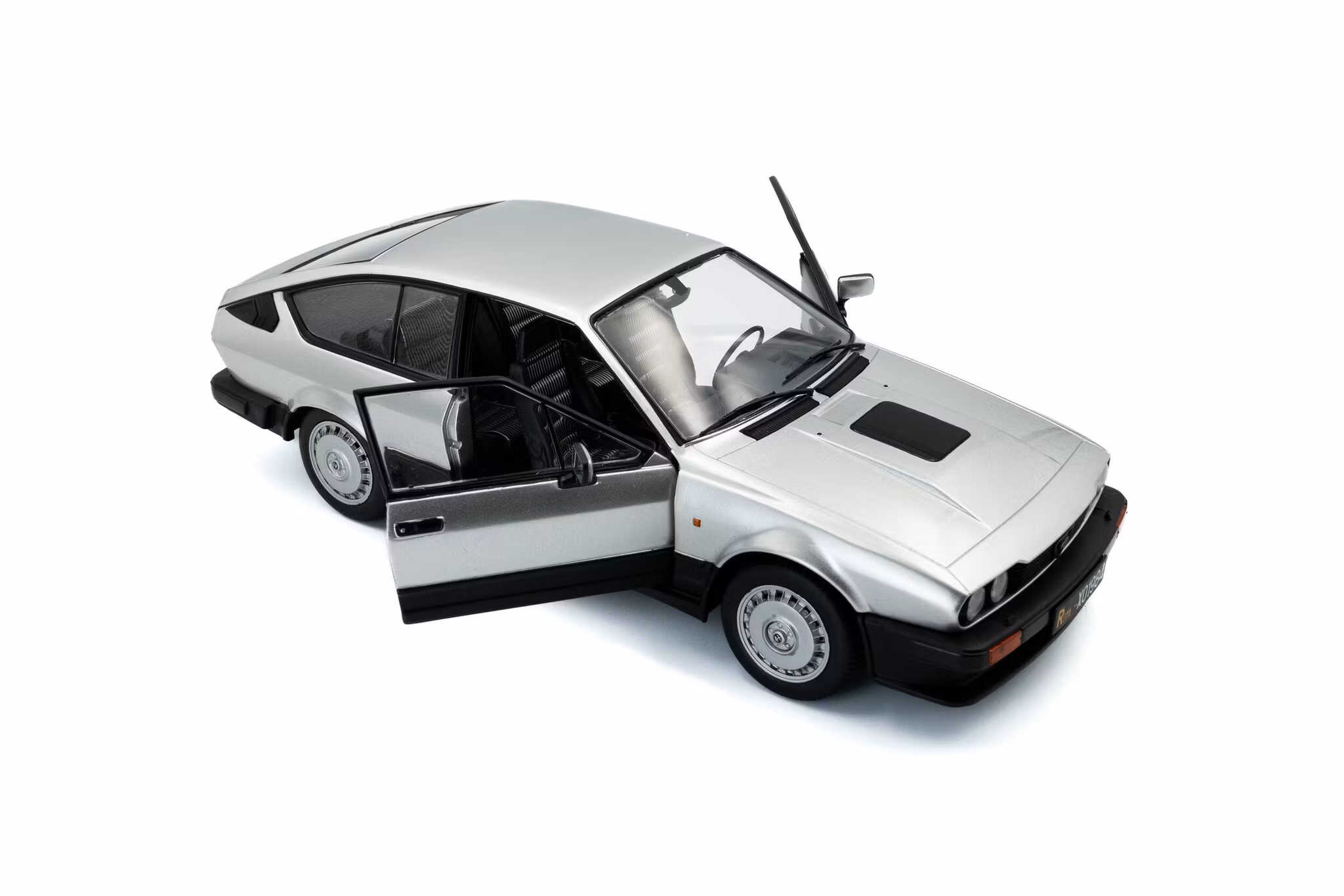 Skala 1/18 Alfa Romeo GTV6 – 1984 fr SOLIDO