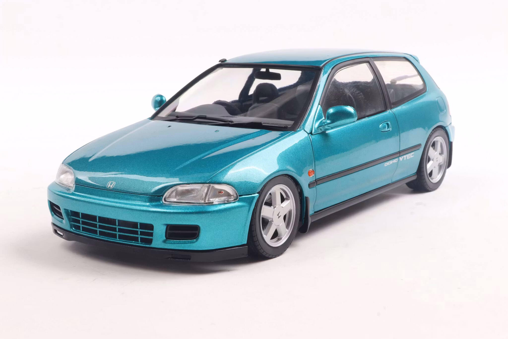 Skala 1/18 Honda Civic (EG6) – AZTEC GREEN PEARL – 1991 fr SOLIDO