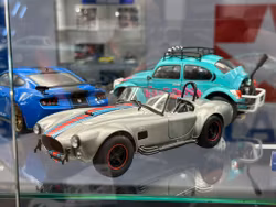 Skala 1/18 Shelby Cobra 427 MKII SOLIDO WORKS M RACING – 1965 fr SOLIDO