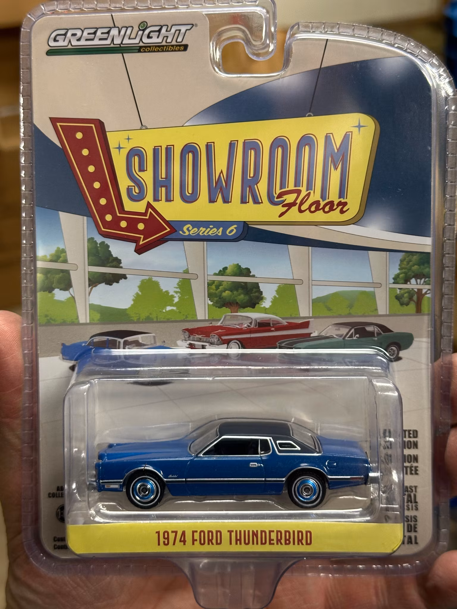 Skala 1/64 Showroom Floor - 1974 Ford Thunderbird fr Greenlight