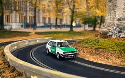 Skala 1/32 An. Scalextric Slot Car: C4572 Volkswagen Golf - Polizei - Police Car