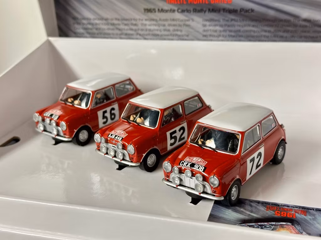 Skala 1/32 An. Scalextric Slot Cars: C4488A 1965 Monte Carlo Rally Mini - Triple Car Pack