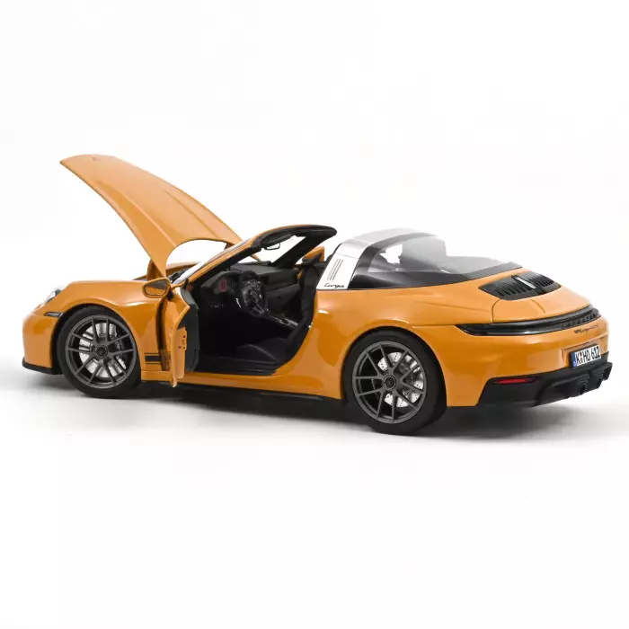 Skala 1/18 Porsche 911 Targa 4 GTS 2025 Bahama Yellow fr Norev