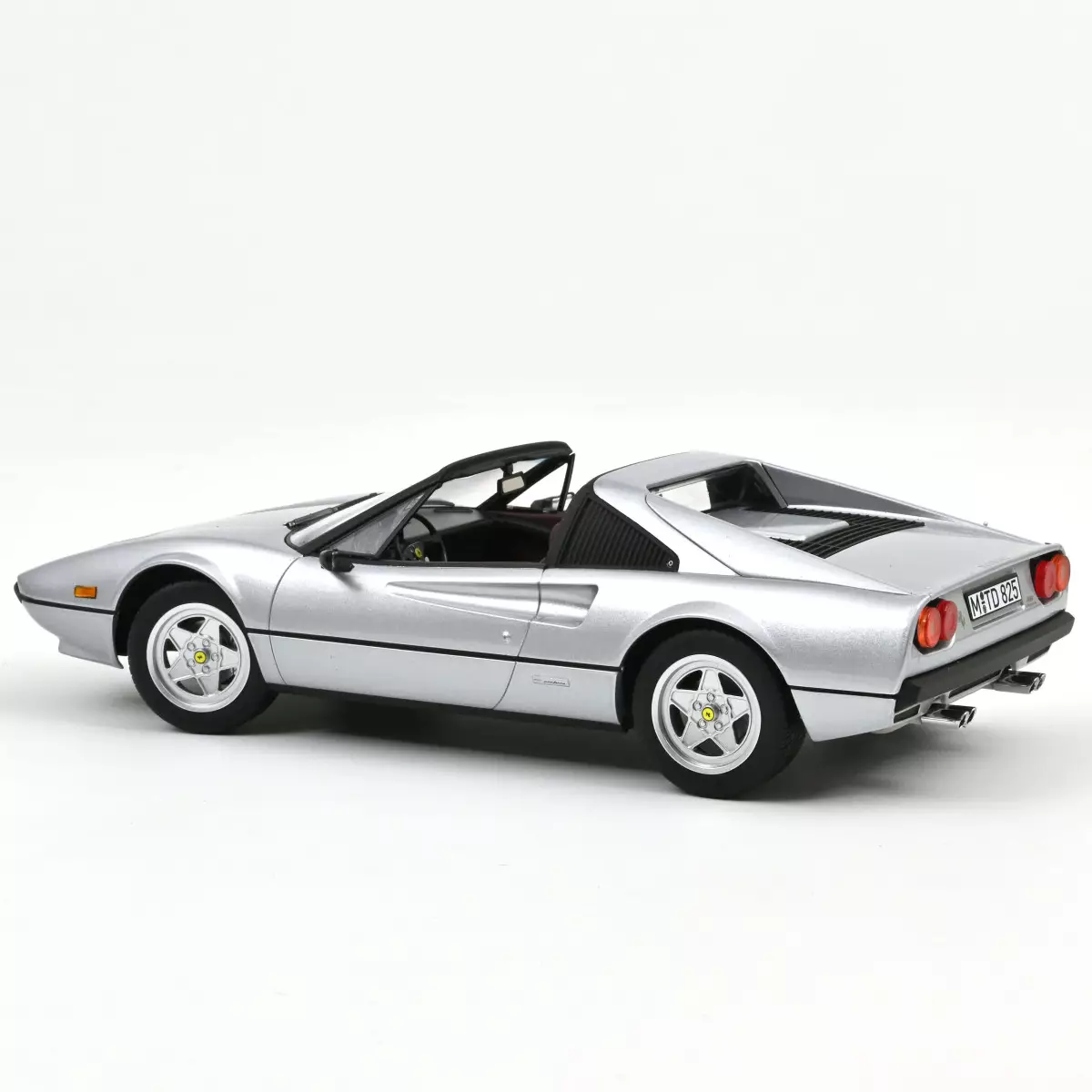 Skala 1/18 Ferrari 308 GTS 1982 Silver fr Norev