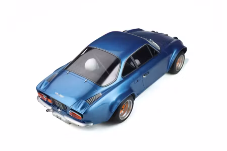 Skala 1/8 Alpine A110 1800 GR 4 incl. Show case. Alpine Blue fr GT-Spirit