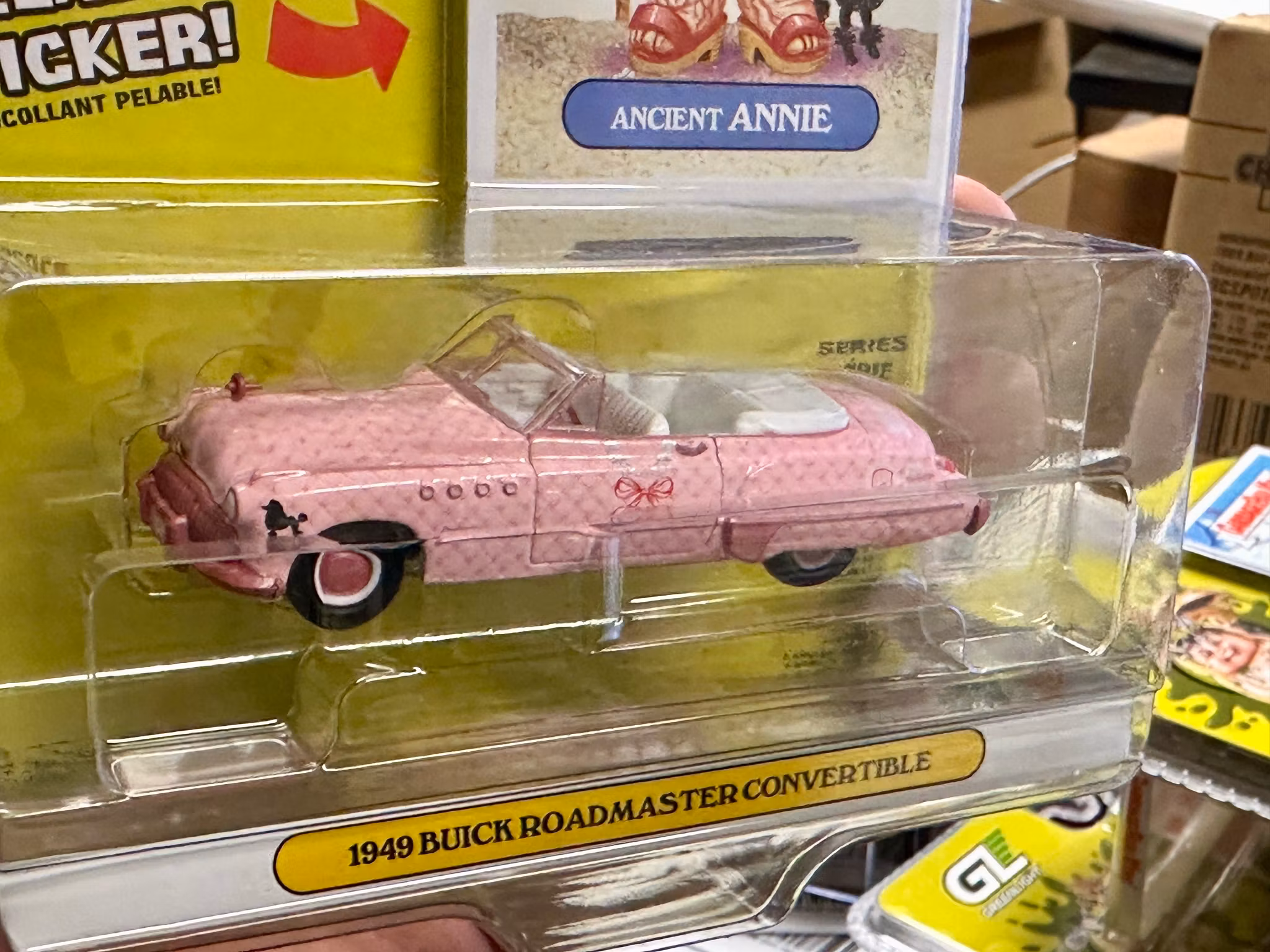Skala 1/64 Garbage Pale Kids - 1949 Buick Roadmaster Conv, pink fr Greenlight