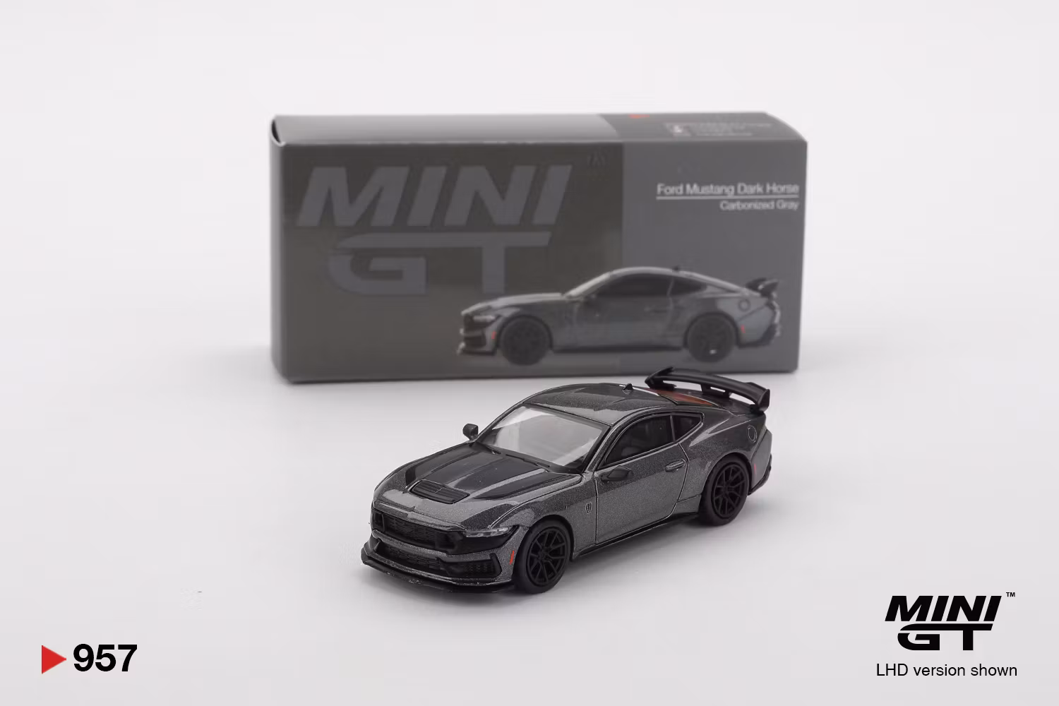 Skala 1/64 Ford Mustang Dark Horse 2024 Carbonized Gray fr MINI GT (957)