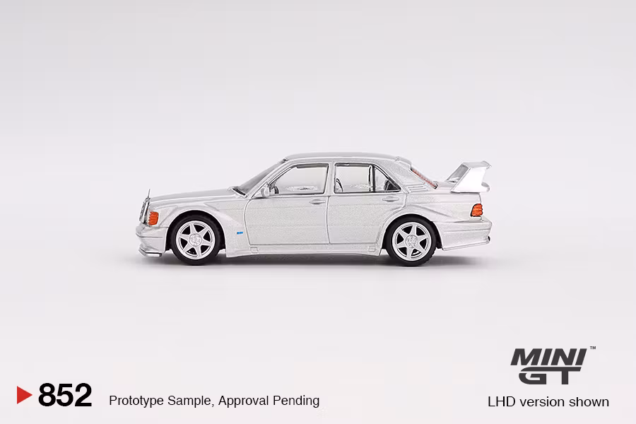 Skala 1/64 Mercedes-Benz 190E 2.5-16 Evolution II Astral Silver fr MINI GT (852)