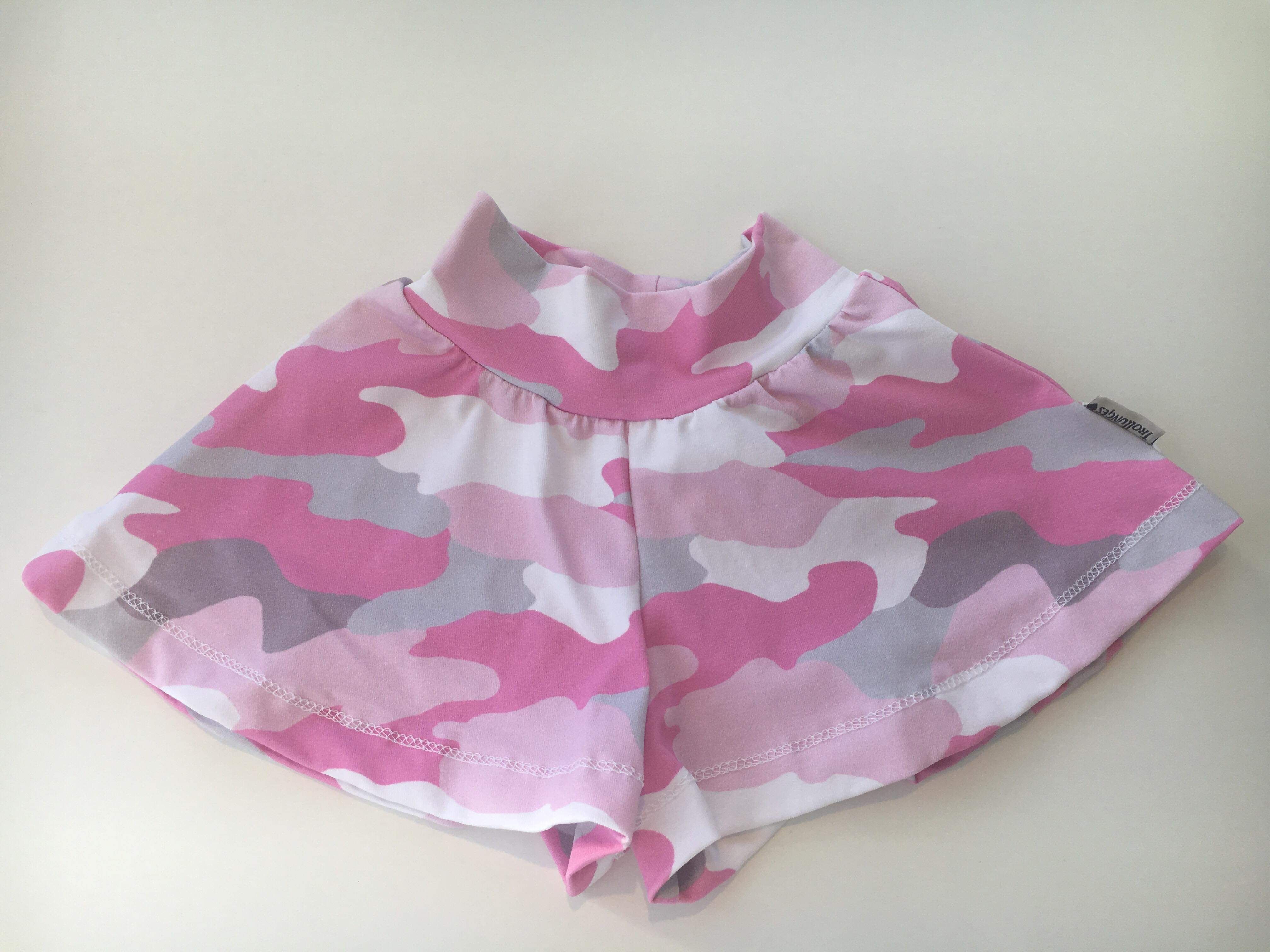 Kjolshorts  kamouflage rosa. STl 86