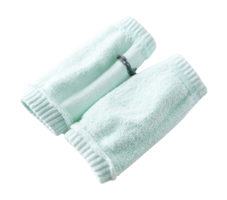 Knäskydd till bebis som är ut och in