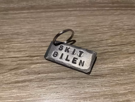 Nyckelring i smide: Skitbilen