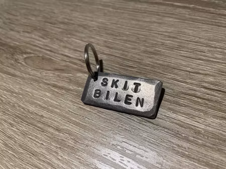 Nyckelring i smide: Skitbilen