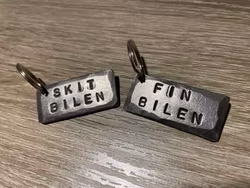 Paketpris: Skitbilen och finbilen.