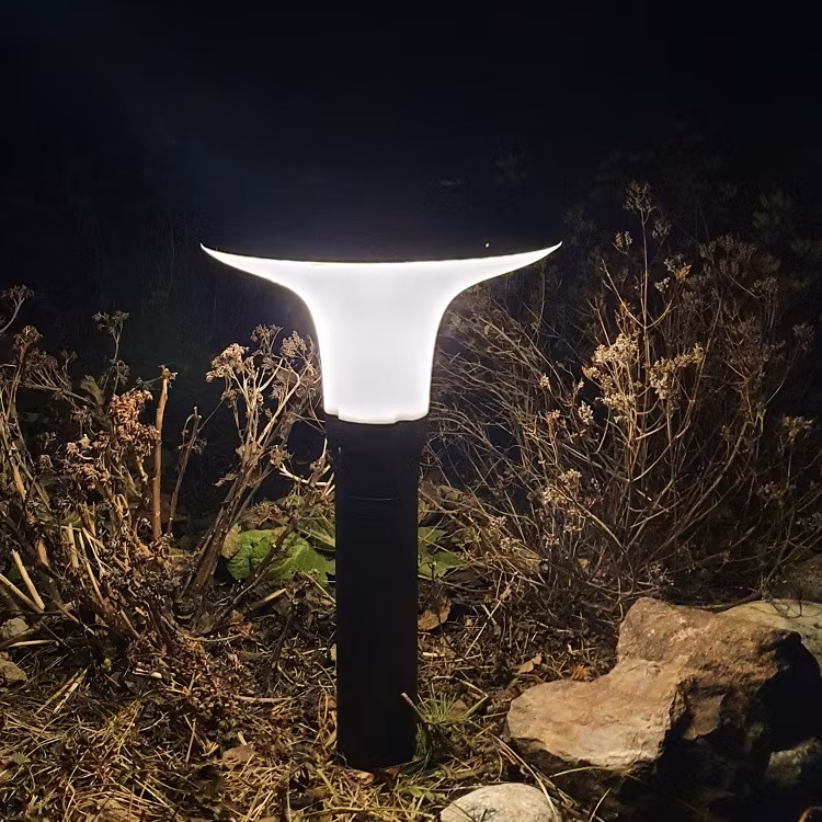 "Mushroom" solcellslampa trädgård