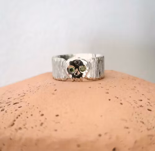 LOKE med gröna diamanter