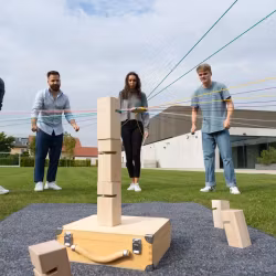 HYR: Tower of power / Bygga torn