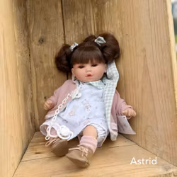 Docka Astrid 40 cm m ljud