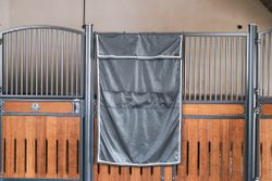 Kentucky Horsewear Stable Curtain Classic with pockets