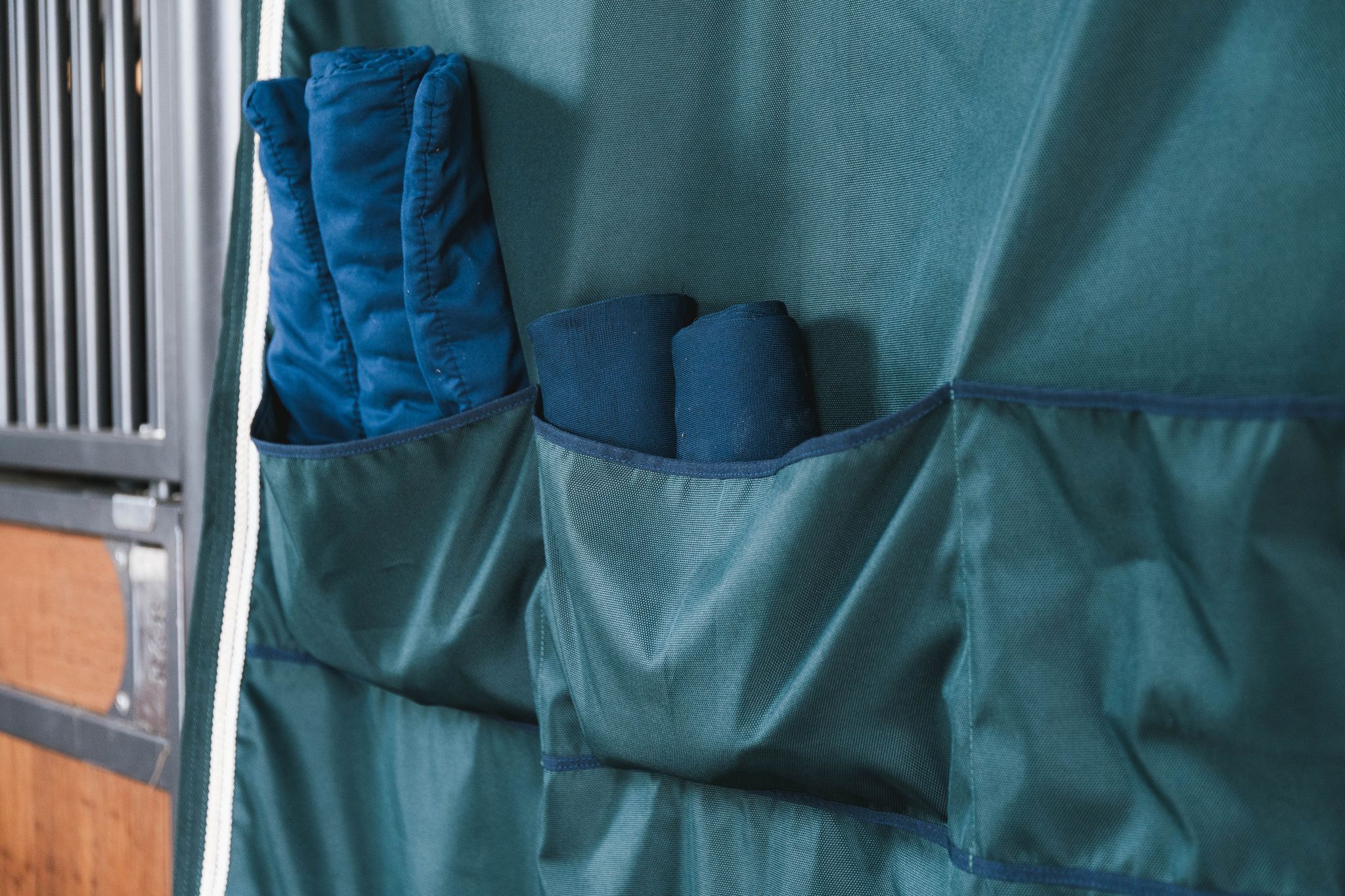 Kentucky Horsewear Stable Curtain Classic with pockets