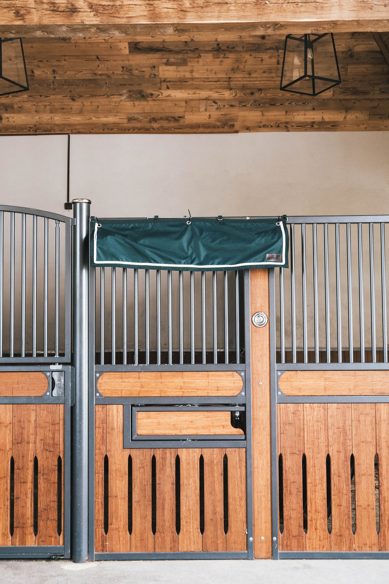 Kentucky Horsewear Stable Curtain Waterproof Classic