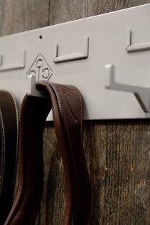 Grooming Deluxe Bridle Hanger with 6 hooks & Name Tag