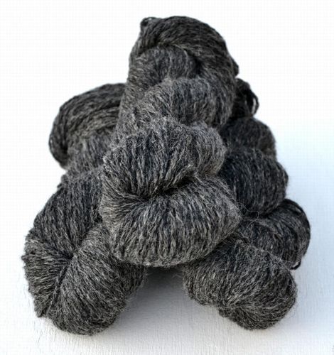 6/3-0104 Mörkgrå Gotland 114 g